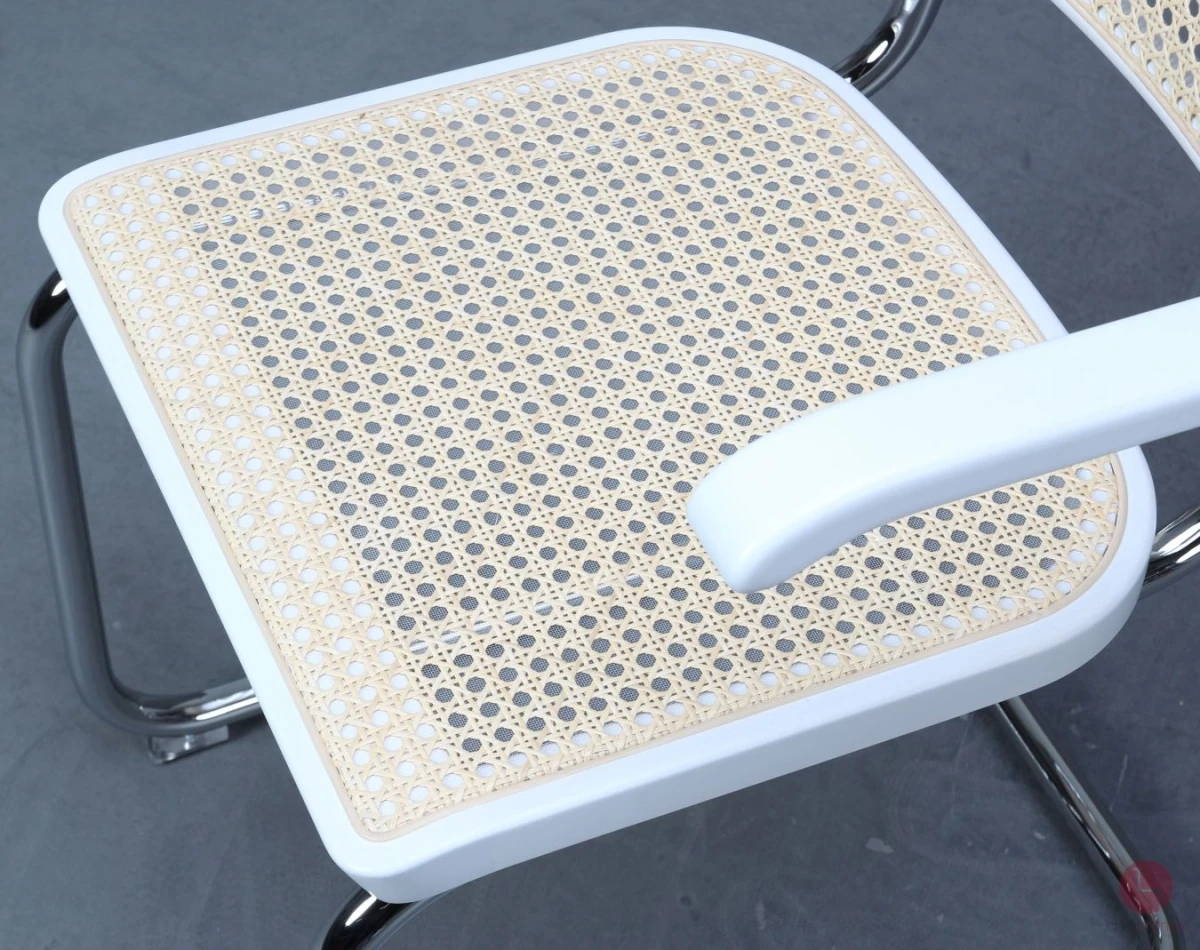Thonet S64 V Freischwinger in Weiß aus 2021, neuwertig gebraucht Thonet S64 V Freischwinger in Weiß aus 2021, neuwertig gebraucht
