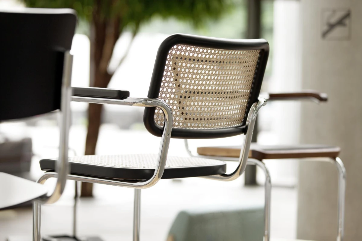 Thonet S64 V Freischwinger mit Geflecht und Stützgewebe inkl. Filzgleiter