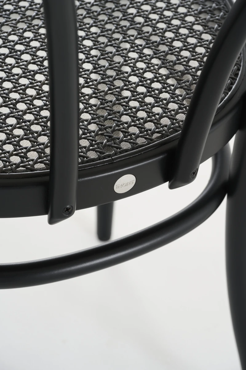 Thonet Bistrostuhl 218 Buche schwarz gebeizt, Geflecht Dark Melange Detailansicht Geflecht und Stützgewebe