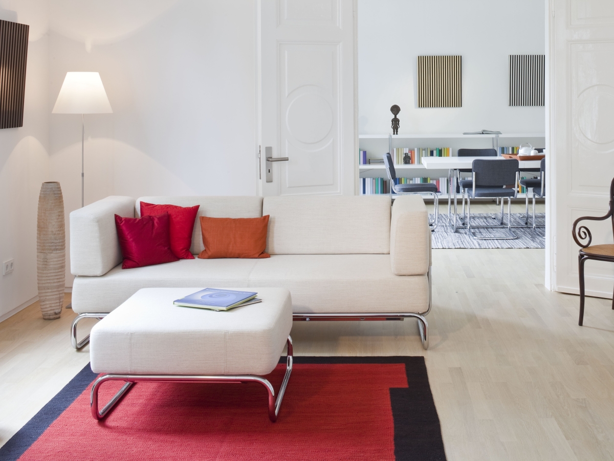thonet S5002 C002 Sofa mit hohen Armlenen Interieurbild
