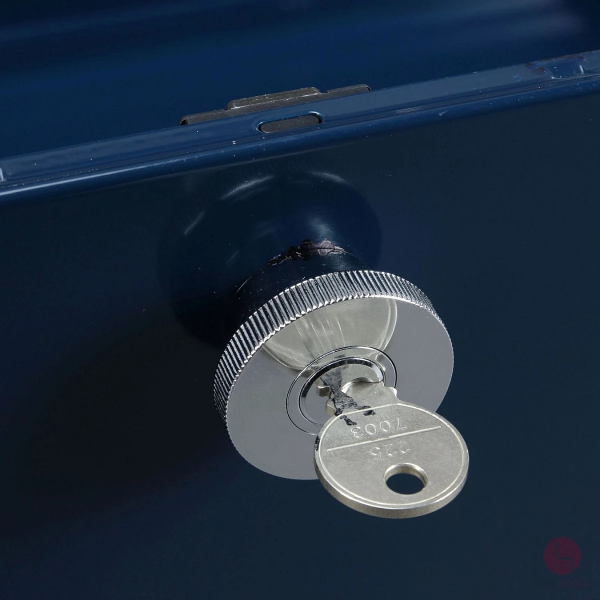 USM Haller Medienboard in Stahlblau mit zwei Schubladen und Schubfach gebraucht