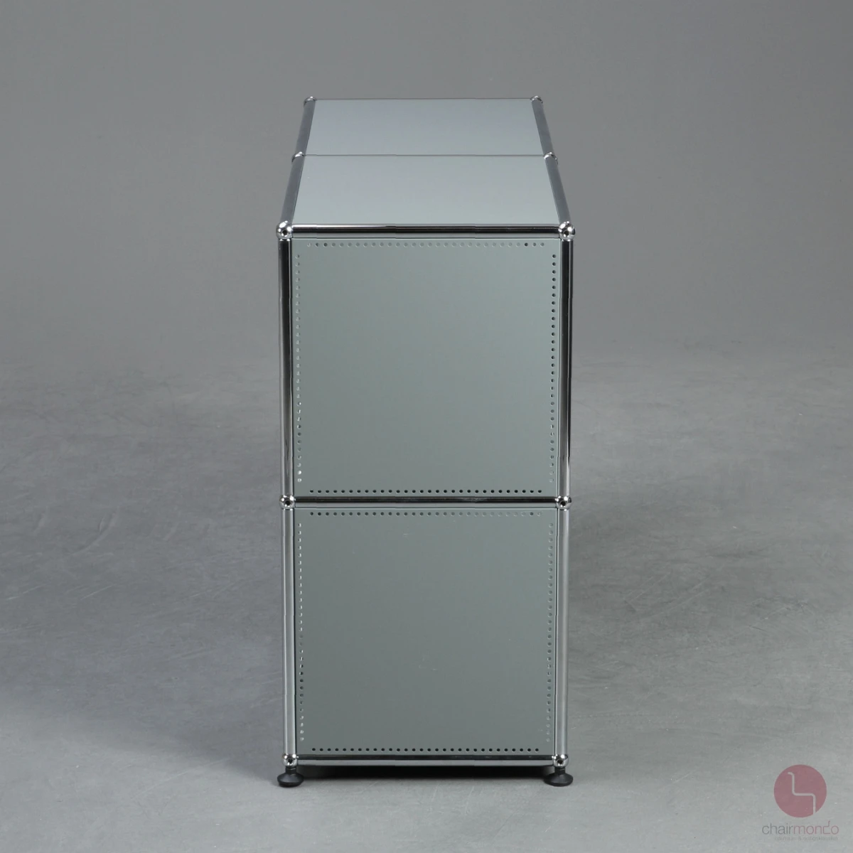 USM Haller Regal in Mittelgrau mit vier offenen Fächern gebraucht