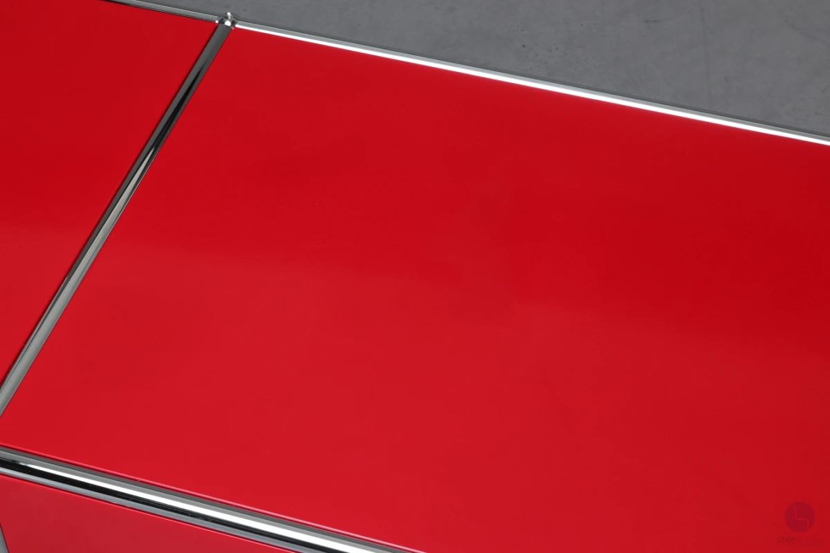 USM Haller Lowboard Rot mit zwei Fächern + Rollen gebraucht