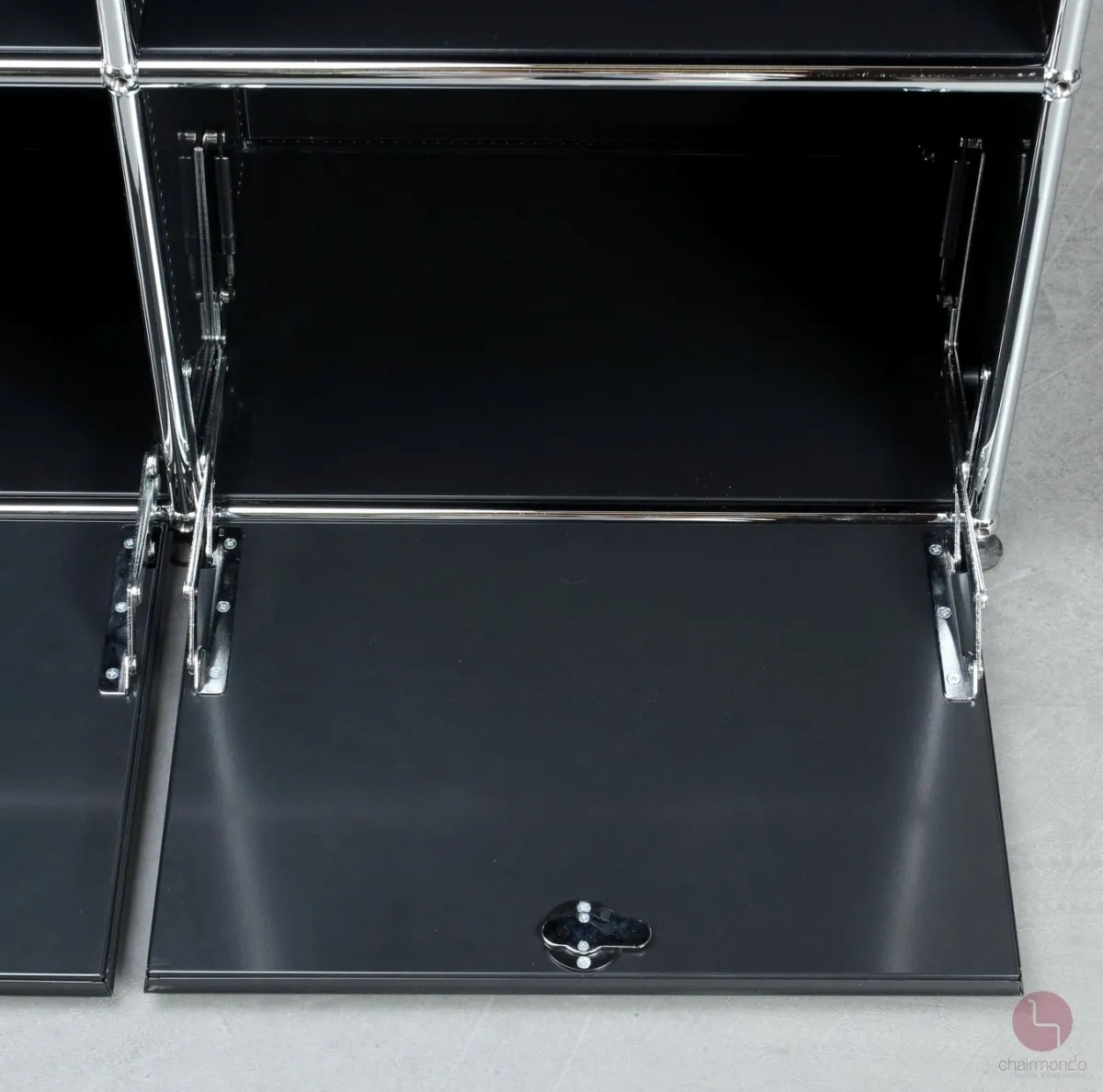 USM Haller Sideboard Graphitschwarz mit Klapptüren gebraucht