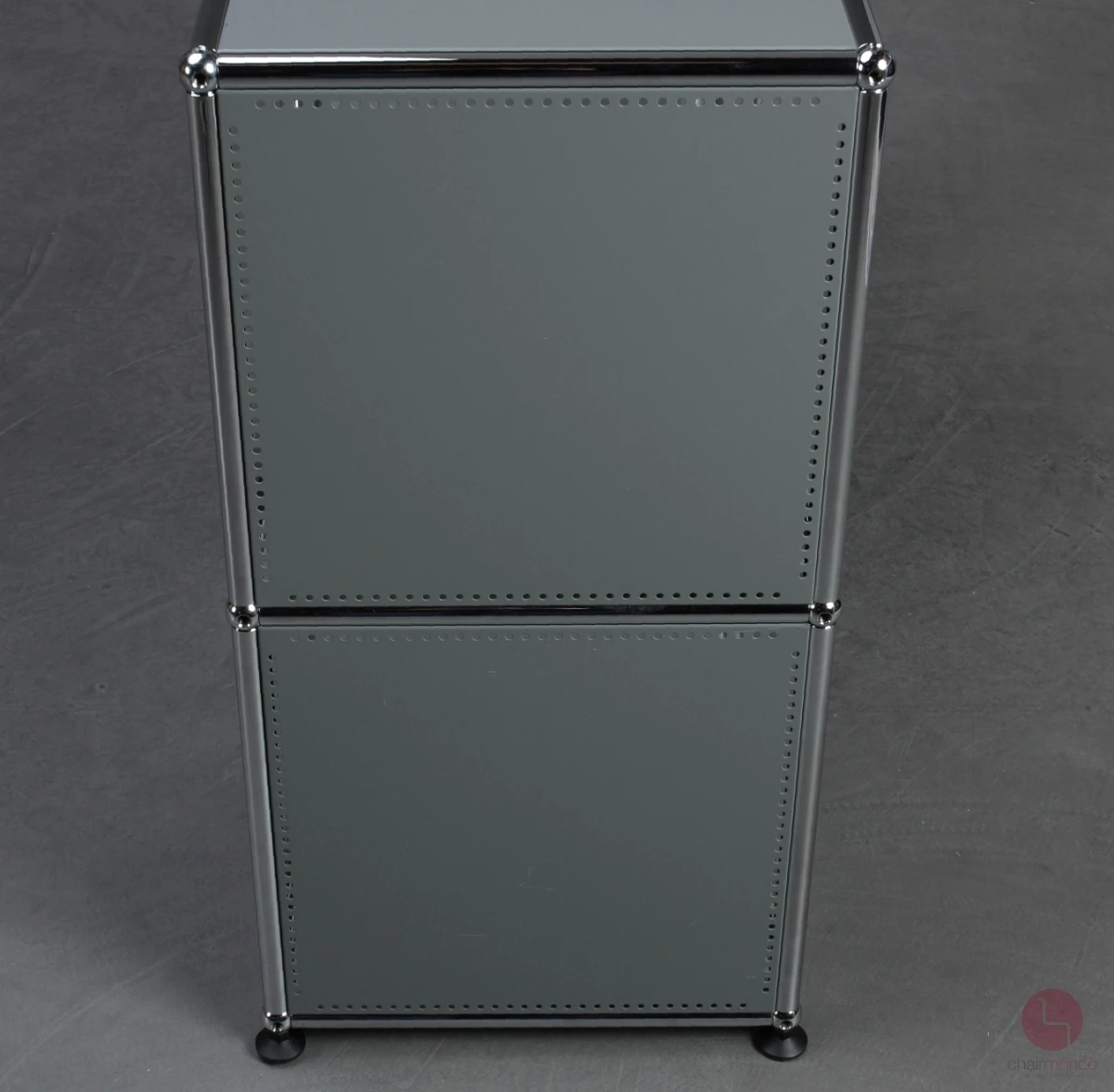 USM Haller Regal in Mittelgrau mit vier offenen Fächern gebraucht