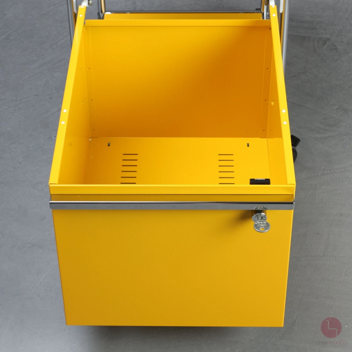 USM Haller Rollcontainer Gelb mit zwei Schubladen