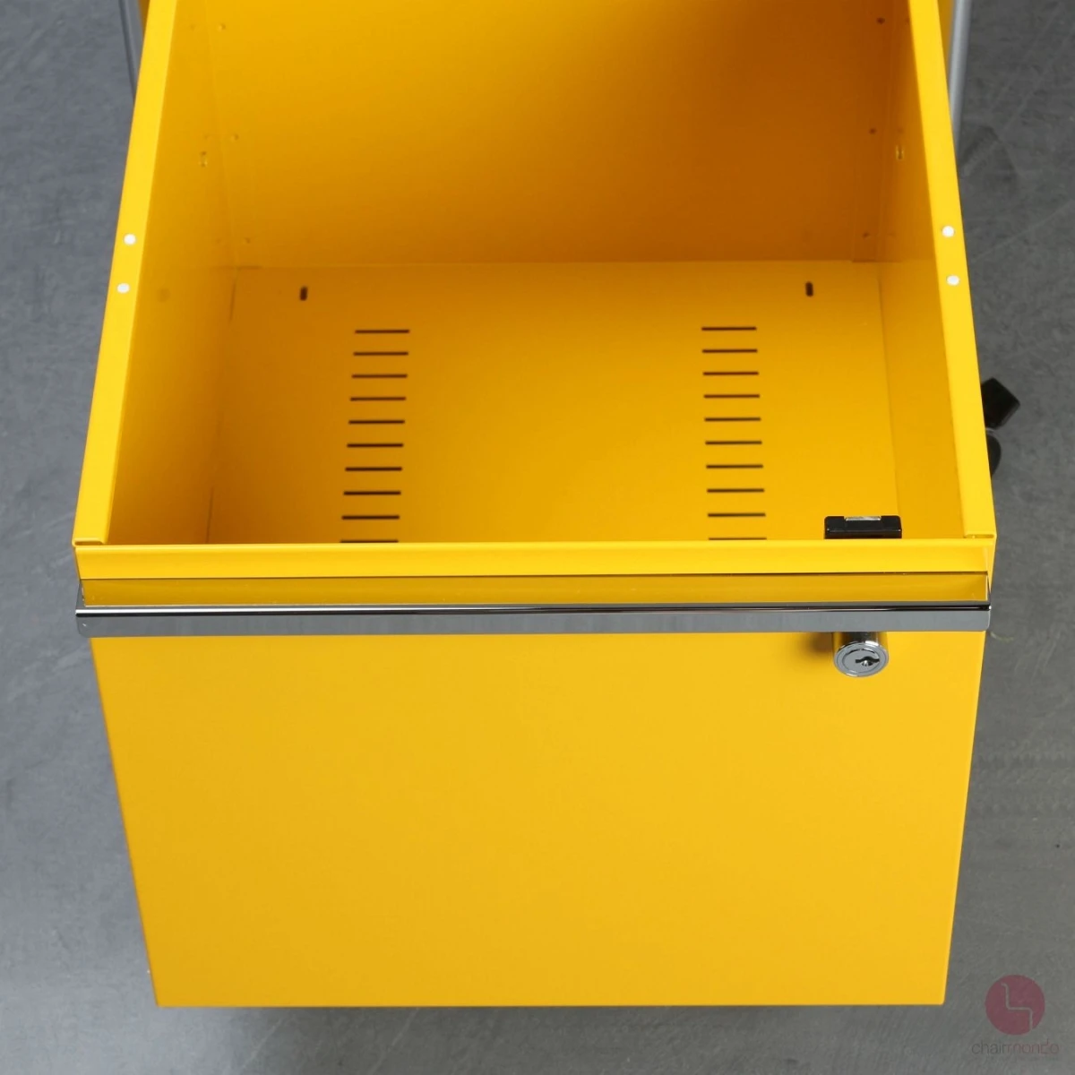 USM Haller Rollcontainer Gelb mit zwei Schubladen