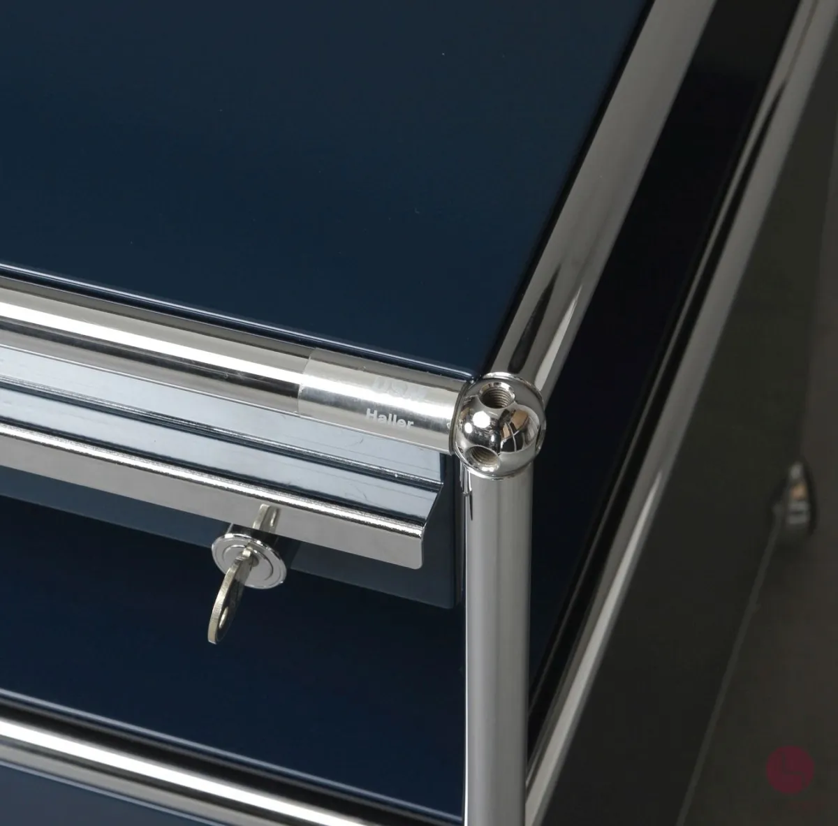 USM Haller Sideboard mit Schubladen und Schubfächern in Stahlblau gebraucht