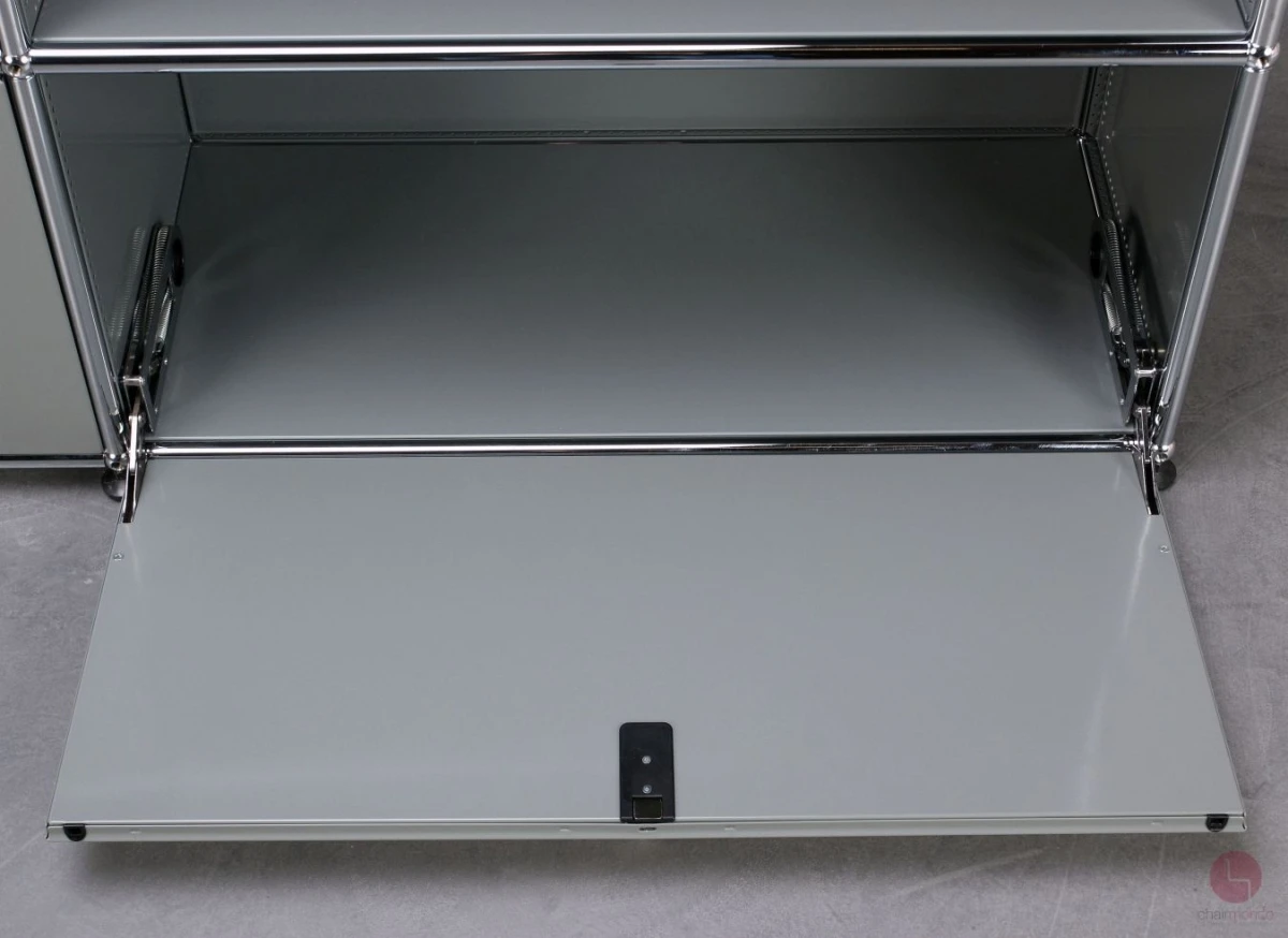 USM Haller Sideboard Mittelgrau mit Klapptüren gebraucht