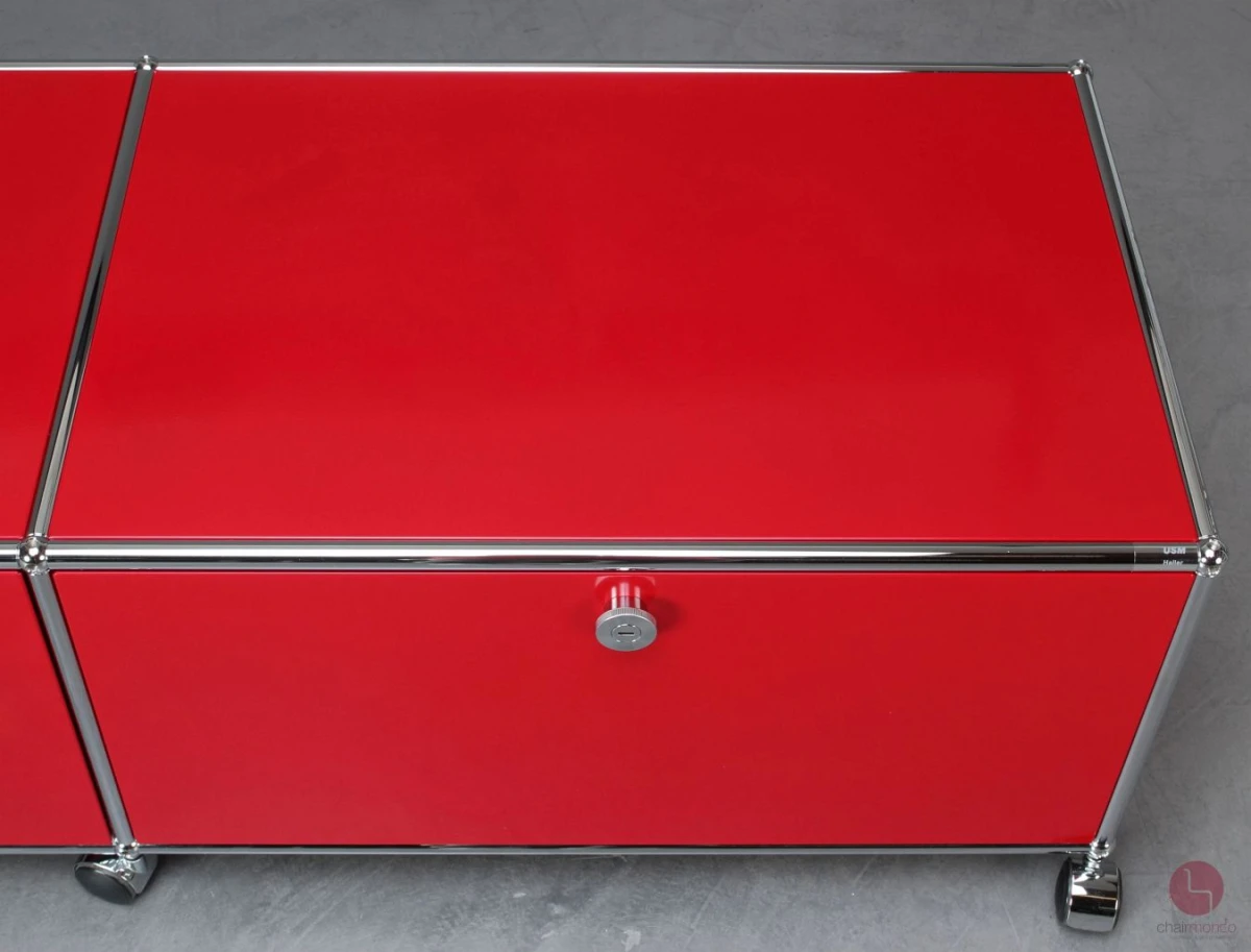USM Haller Lowboard Rot mit zwei Fächern + Rollen gebraucht