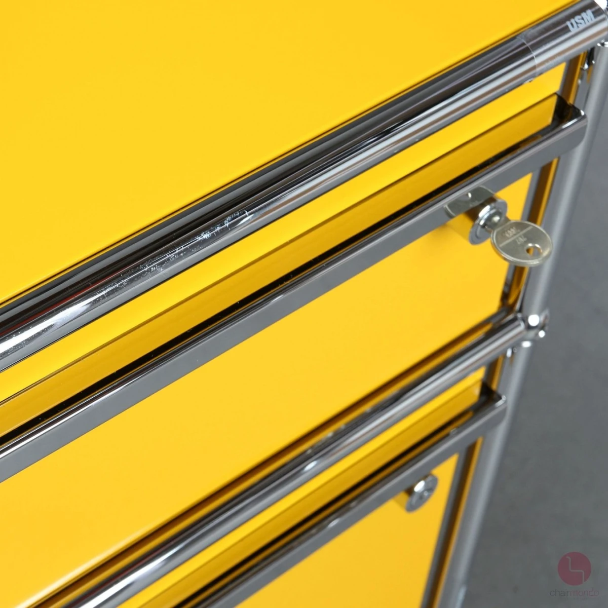 USM Haller Rollcontainer Gelb mit zwei Schubladen