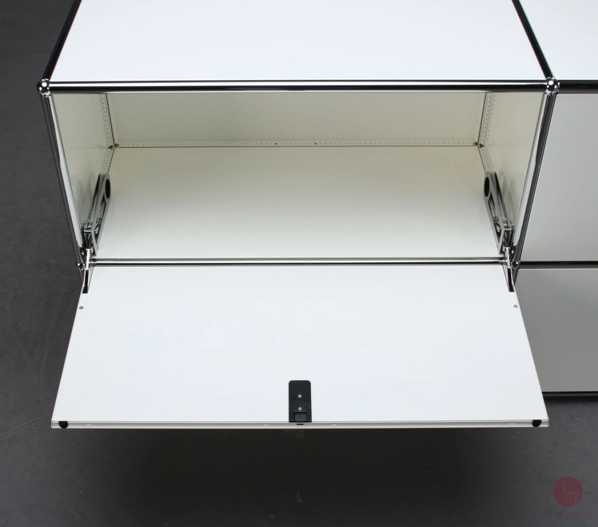 USM Haller Sideboard Regal mit vier Fächern zwei Klapptüren + zwei Schubtüren gebraucht