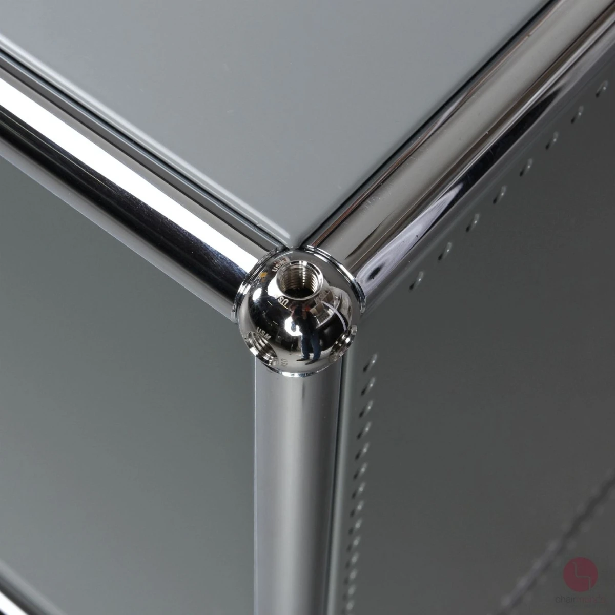 USM Haller Regal in Mittelgrau mit vier offenen Fächern gebraucht