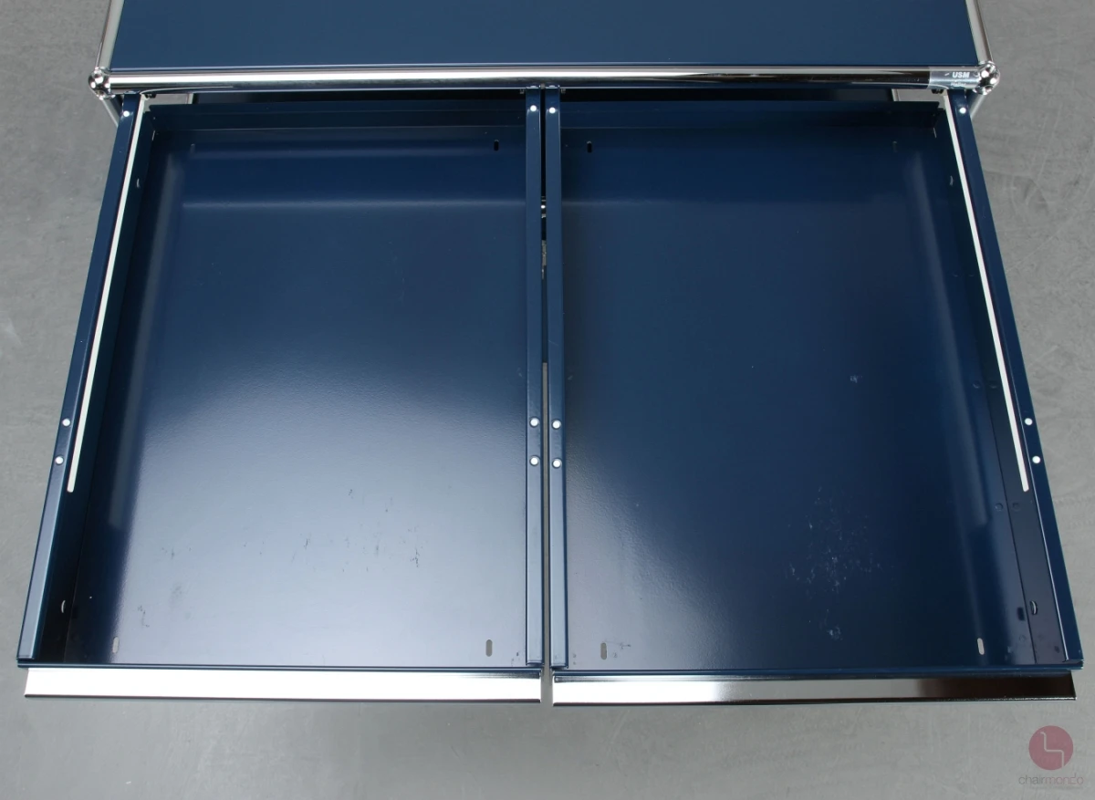 USM Haller Medienboard in Stahlblau mit zwei Schubladen und Schubfach gebraucht
