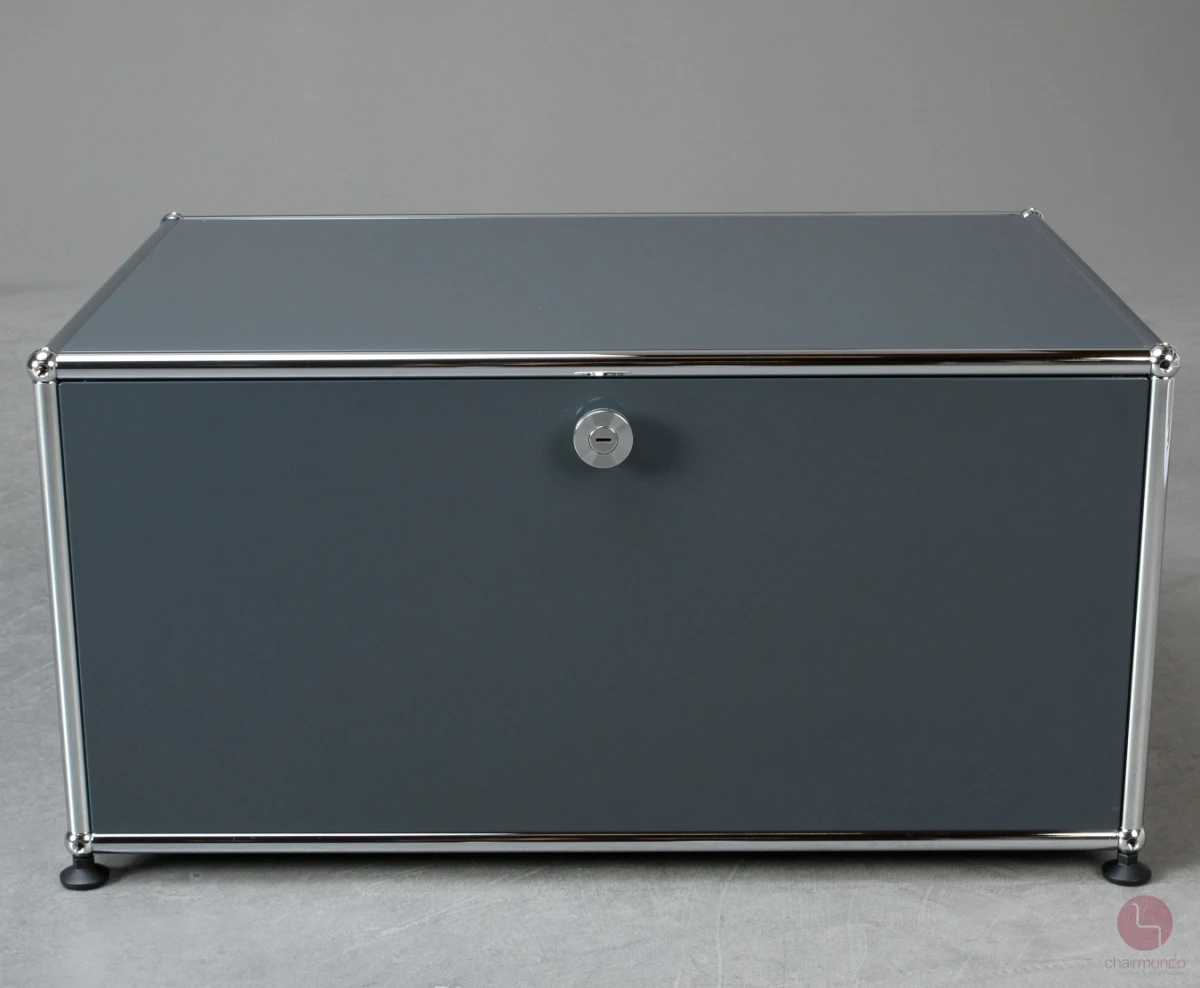 USM Haller Lowboard Box in Anthrazit mit Klapptür gebraucht