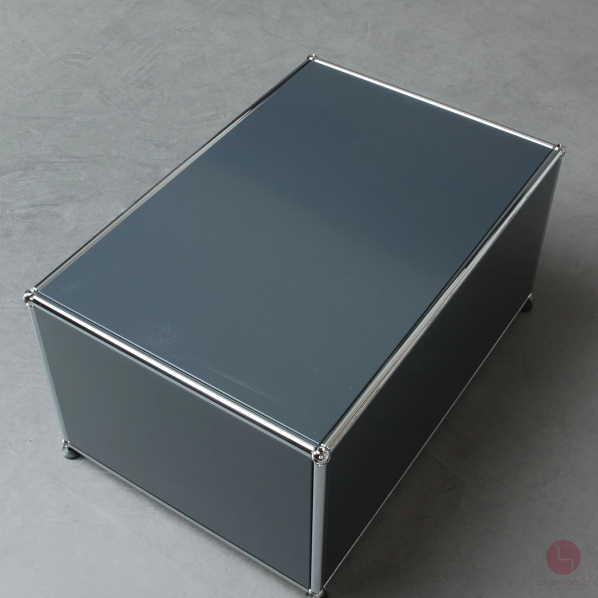 USM Haller Lowboard Box in Anthrazit mit Klapptür gebraucht