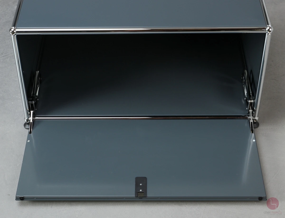 USM Haller Lowboard Box in Anthrazit mit Klapptür gebraucht