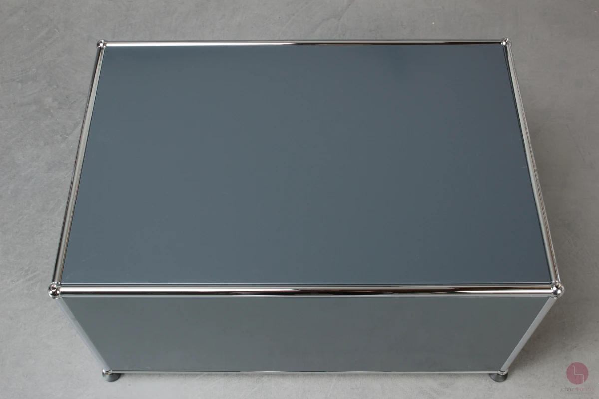 USM Haller Lowboard Box in Anthrazit mit Klapptür gebraucht