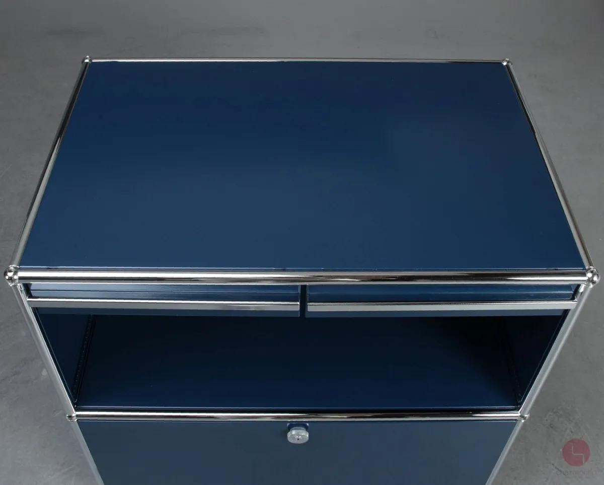 USM Haller Medienboard in Stahlblau mit zwei Schubladen und Schubtür gebraucht