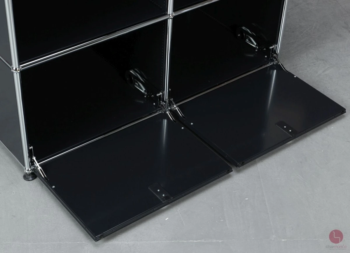 USM Haller Sideboard Schwarz mit zwei Klapptüren und vier Fächern gebraucht