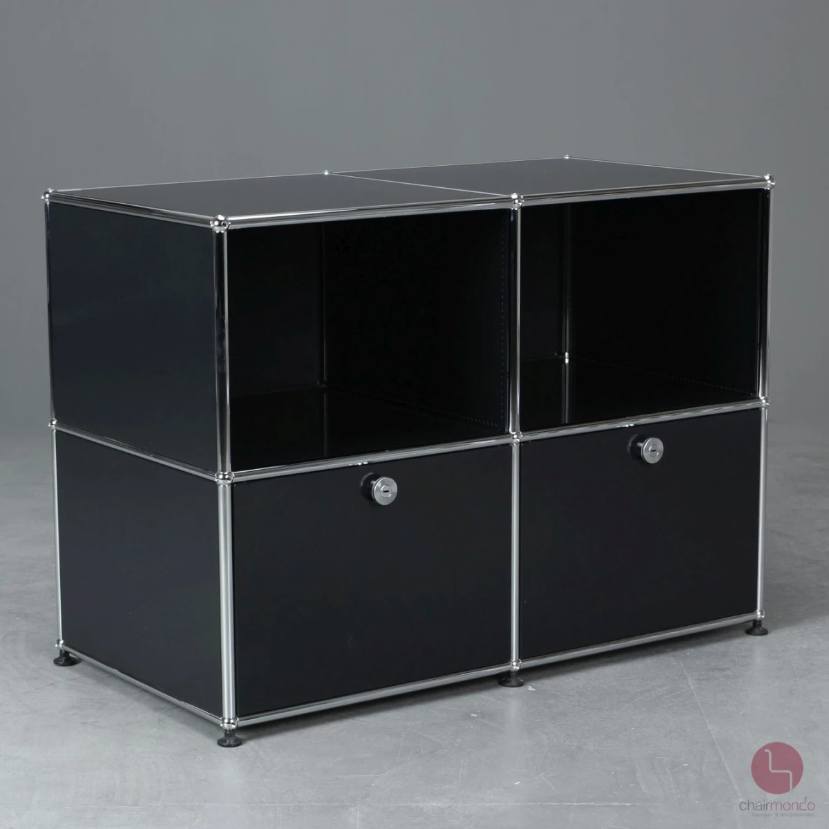 USM Haller Sideboard Schwarz mit zwei Klapptüren und vier Fächern gebraucht