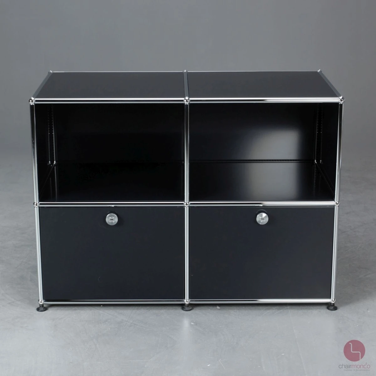 USM Haller Sideboard Schwarz mit zwei Klapptüren und vier Fächern gebraucht