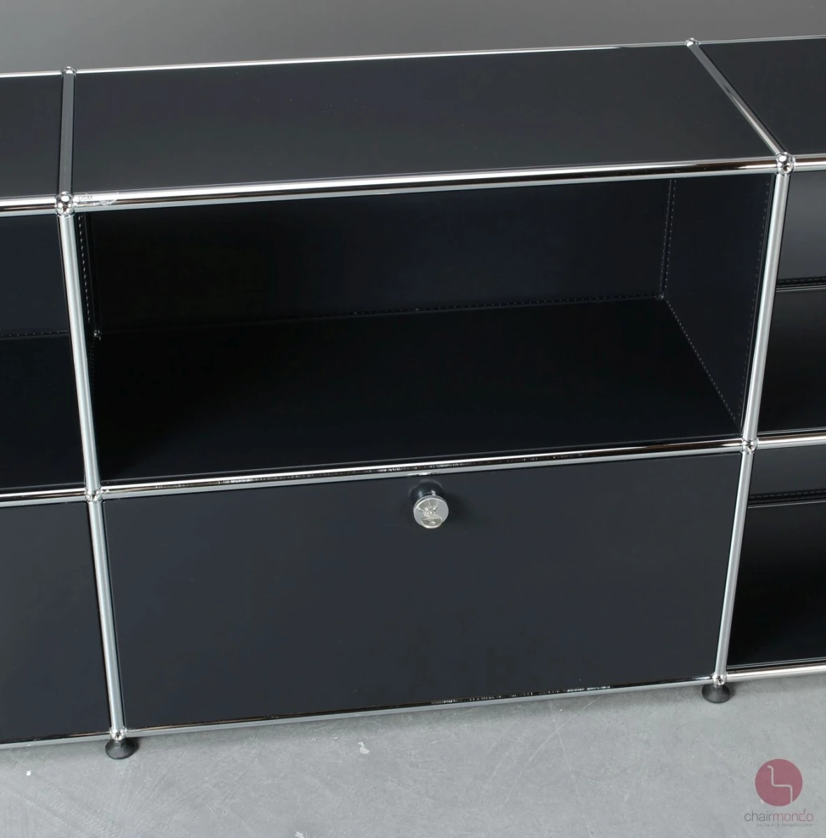 USM Haller Sideboard Schwarz mit zwei Klapptüren gebraucht