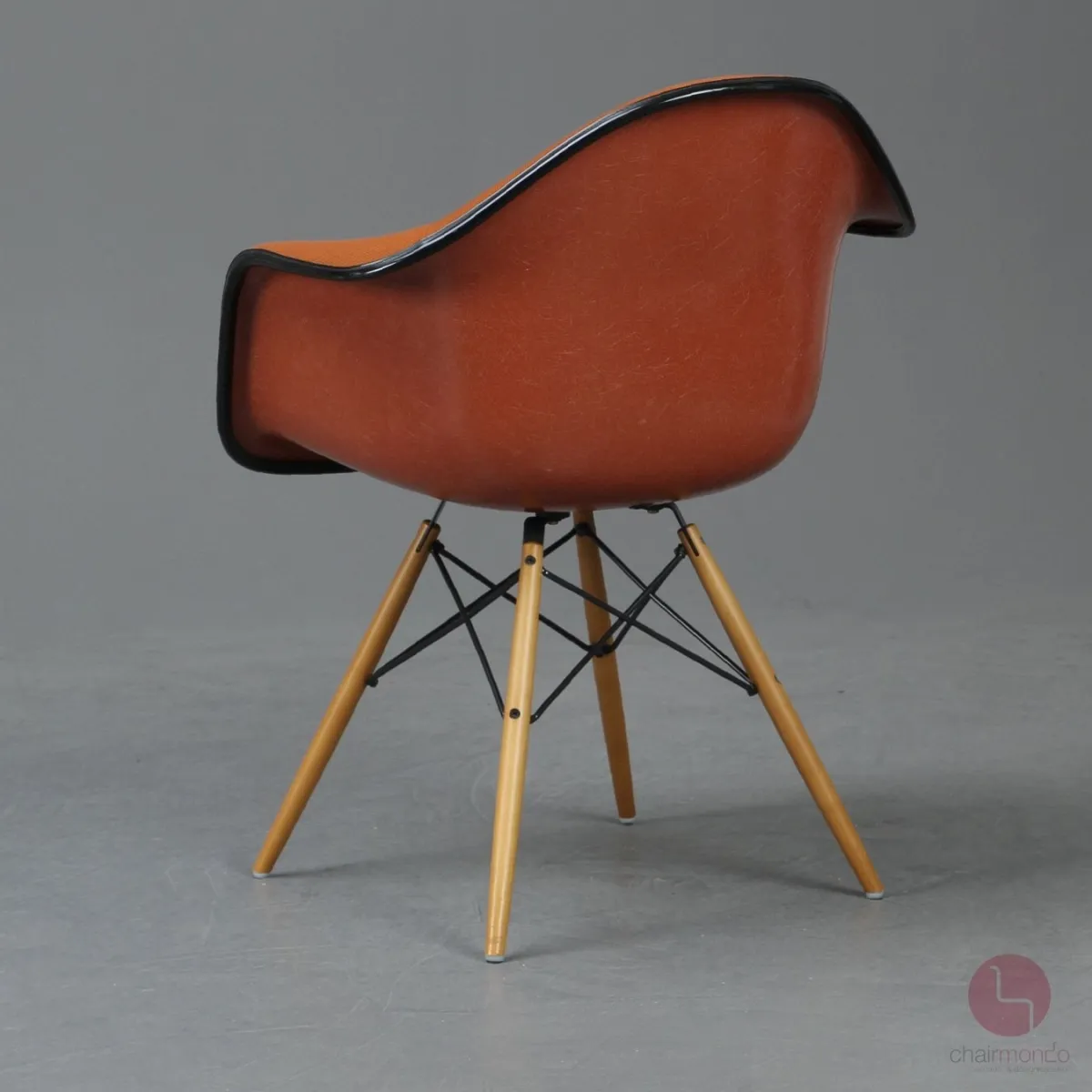 Vitra DAX Fiberglas Armchair Orange mit Eiffel Gestell gebraucht