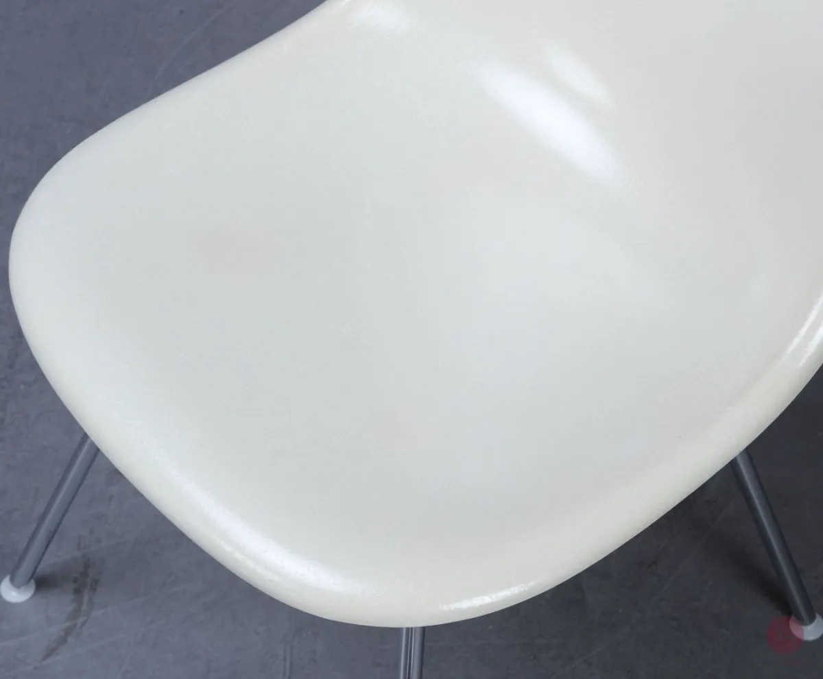 Vitra Eames Side Chair Beige Fiberglas DSX mit H-Base gebraucht