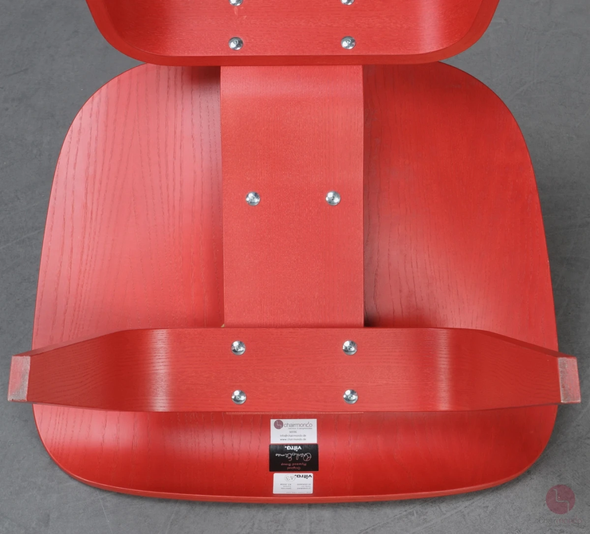 Vitra Plywood LCW Lounge Chair rot lackiert gebraucht