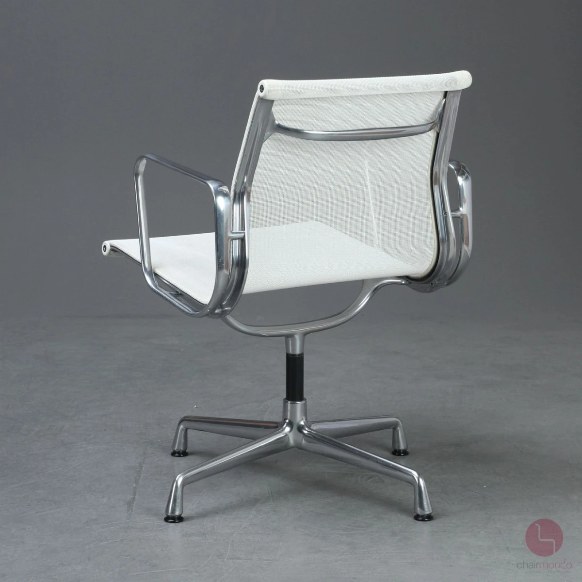 Vitra EA 108 Aluminium Chair mit weißem Netz gebraucht Vitra EA 108 Aluminium Chair mit weißem Netz gebraucht