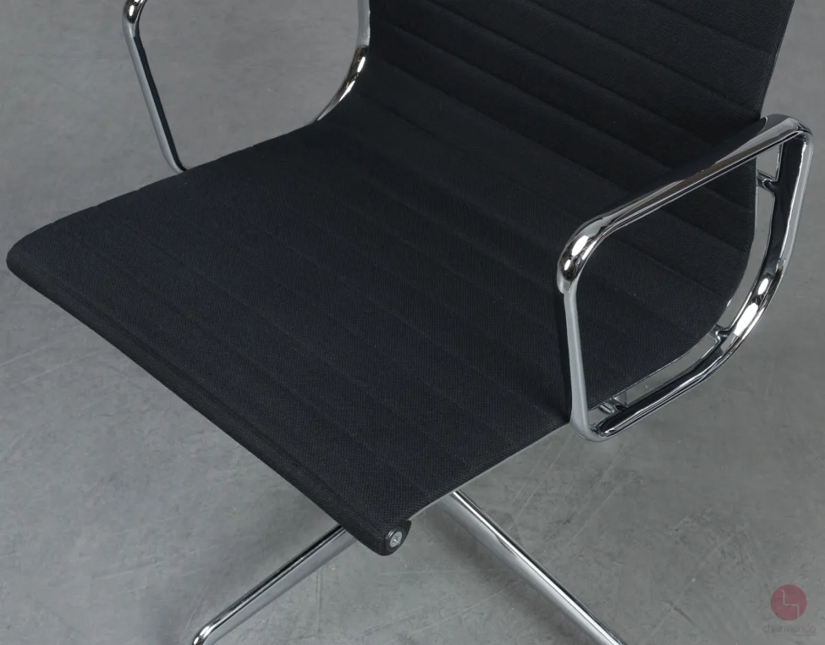 Vitra EA 108 Aluminium Chair Hopsak Schwarz gebraucht