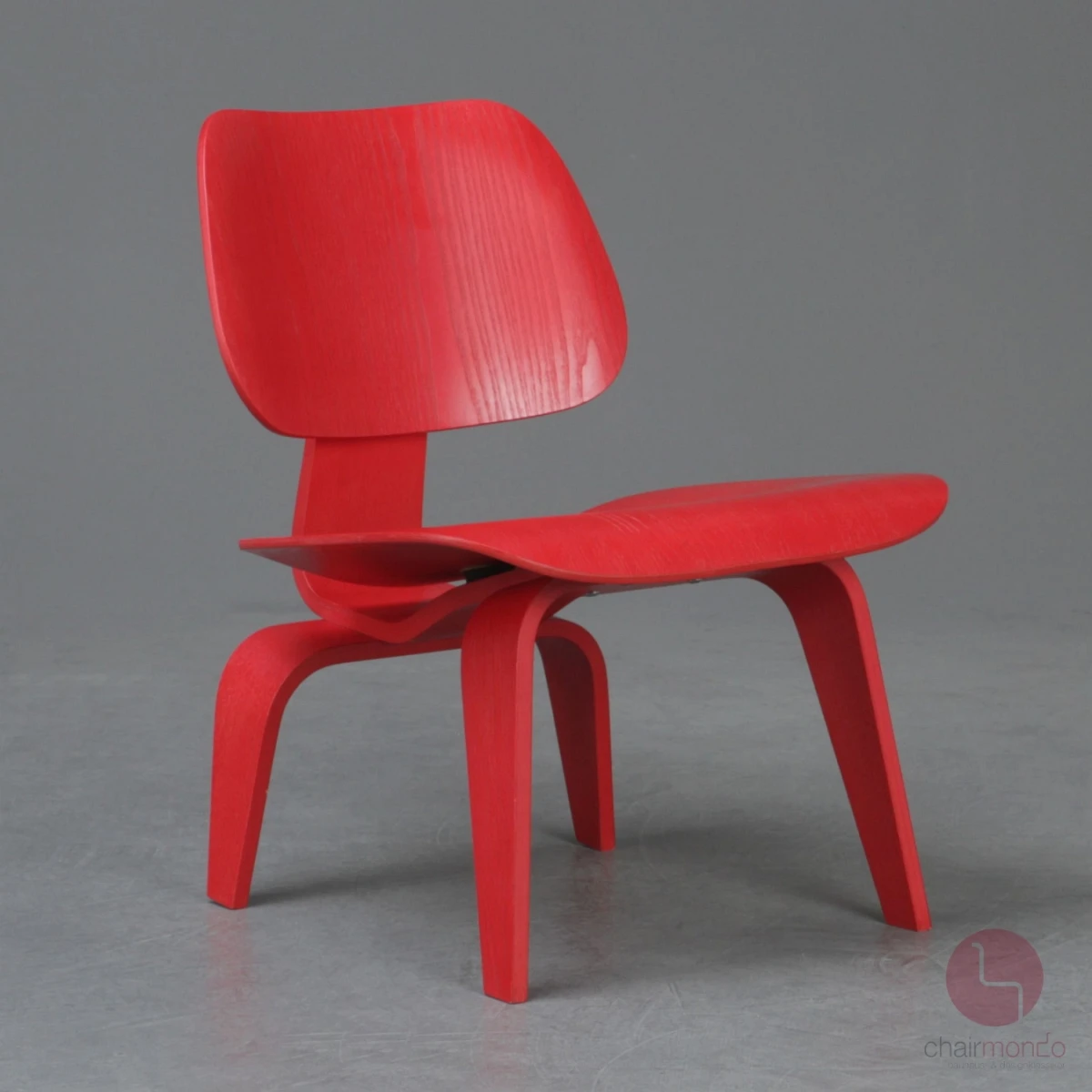 Vitra Plywood LCW Lounge Chair rot lackiert gebraucht