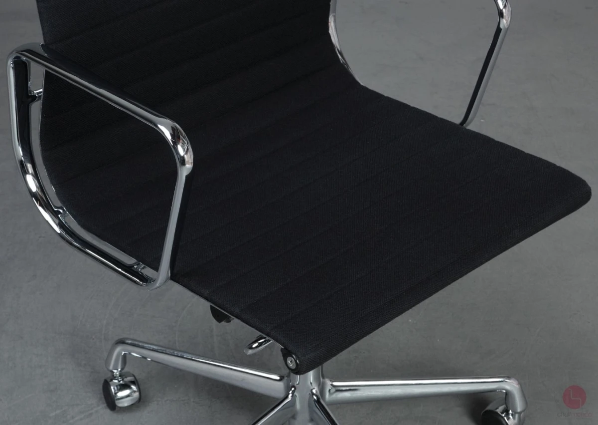 Vitra EA 117 Aluminium Chair Bürostuhl Hopsak Stoff Schwarz gebraucht