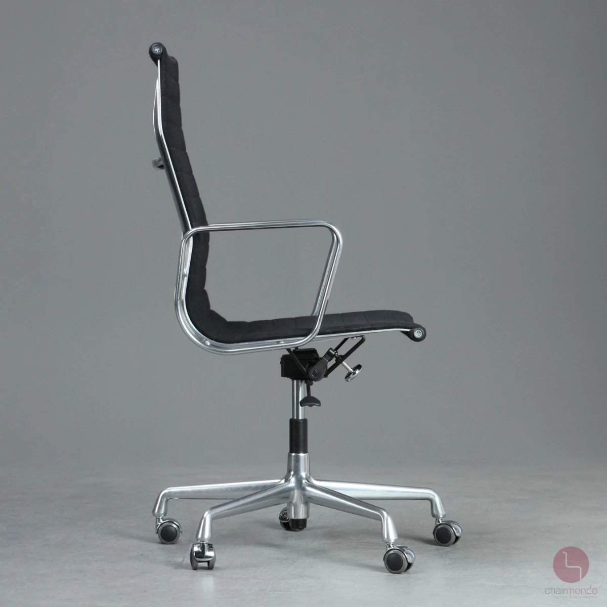 Vitra EA 119 Bürostuhl mit schwarzem Hopsak gebraucht