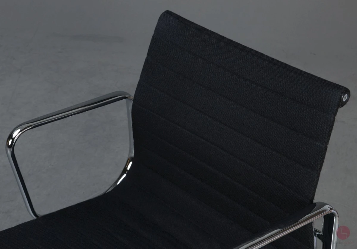 Vitra EA 108 Aluminium Chair Hopsak Schwarz 1980er gebraucht