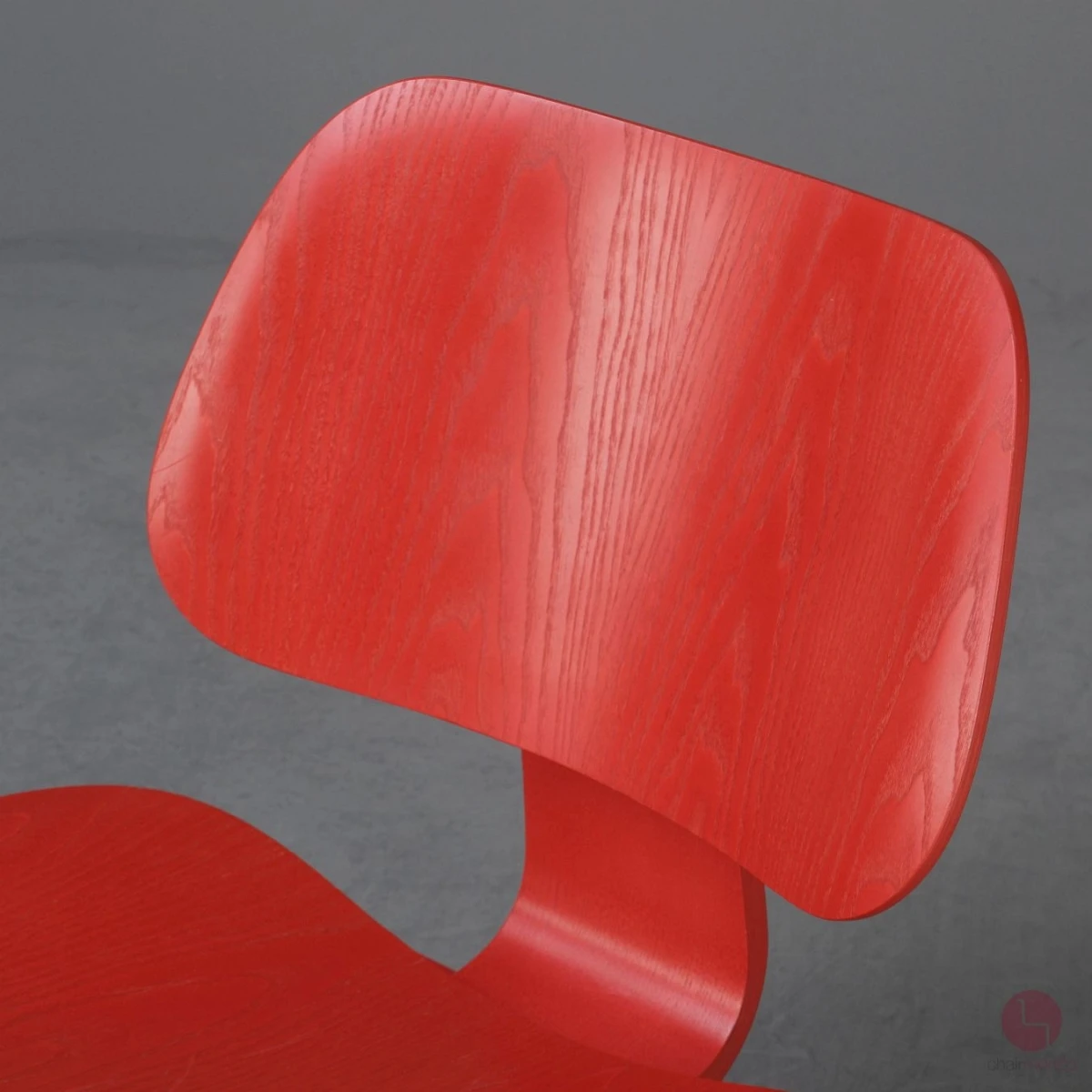 Vitra Plywood LCW Lounge Chair rot lackiert gebraucht