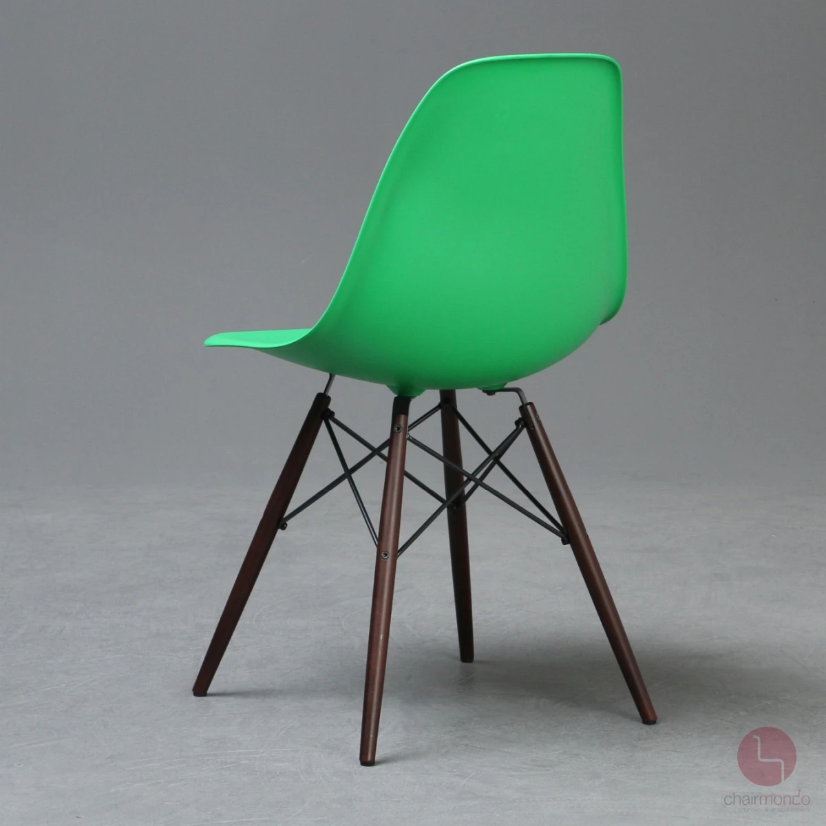 Vitra Side Chair DSW in Grün mit braunem Ahorn Gestell gebraucht