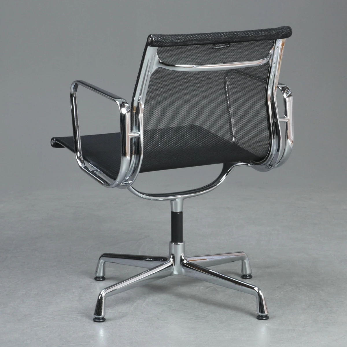 Vitra EA 108 Aluminium Chair Netz Schwarz gebraucht