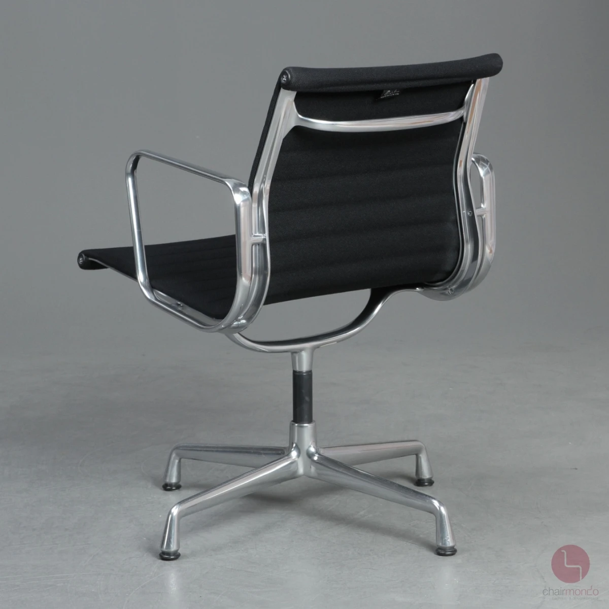 Vitra EA 108 Aluminium Chair Alu poliert Hopsak schwarz gebraucht