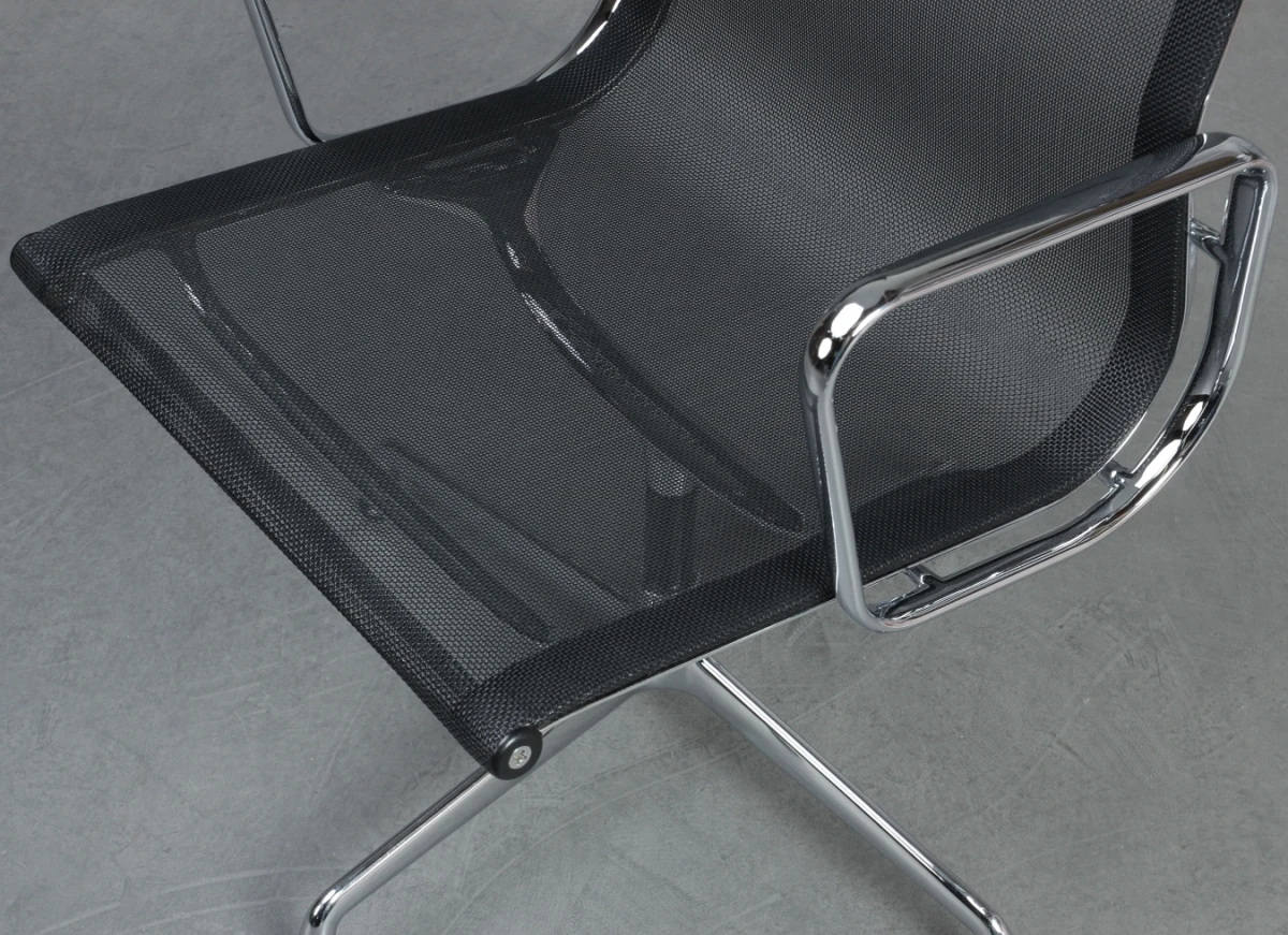 Vitra EA 108 Aluminium Chair Netz Schwarz gebraucht