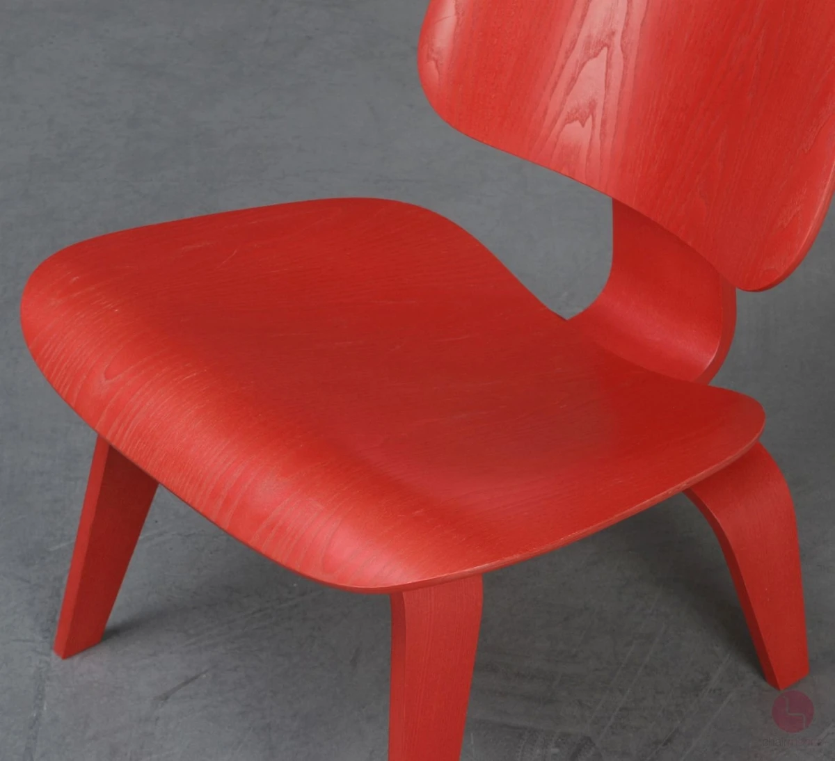 Vitra Plywood LCW Lounge Chair rot lackiert gebraucht