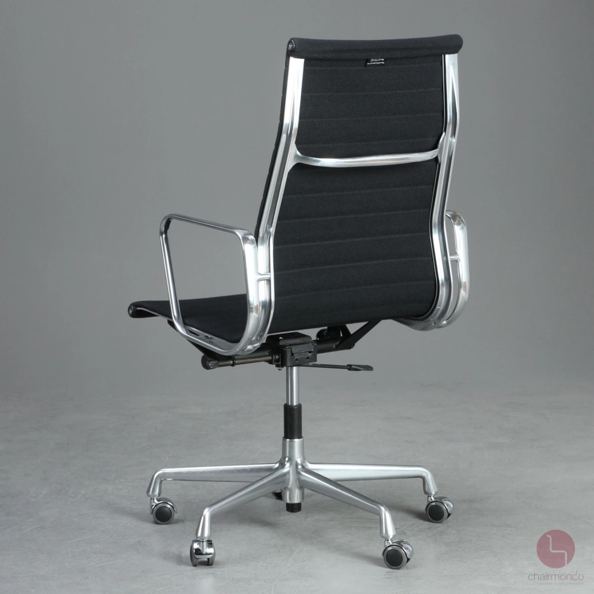 Vitra EA 119 Bürostuhl mit schwarzem Hopsak gebraucht