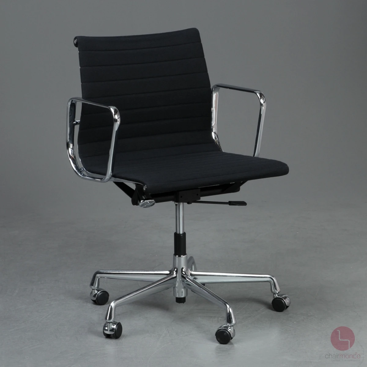 Vitra EA 117 Aluminium Chair Bürostuhl Hopsak Stoff Schwarz gebraucht