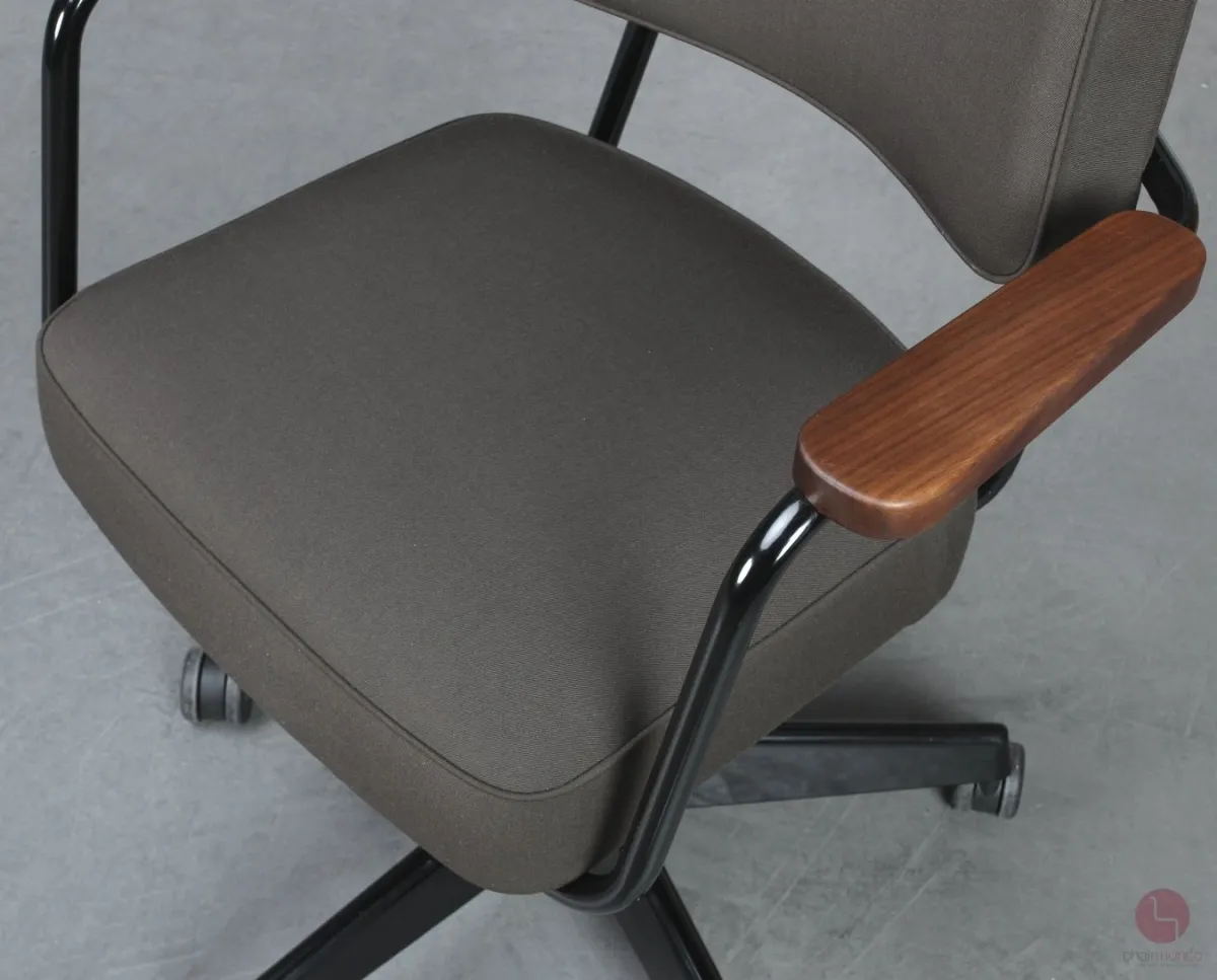 Vitra Pivotant Bürostuhl Stoff Braun Gestell Schwarz gebraucht