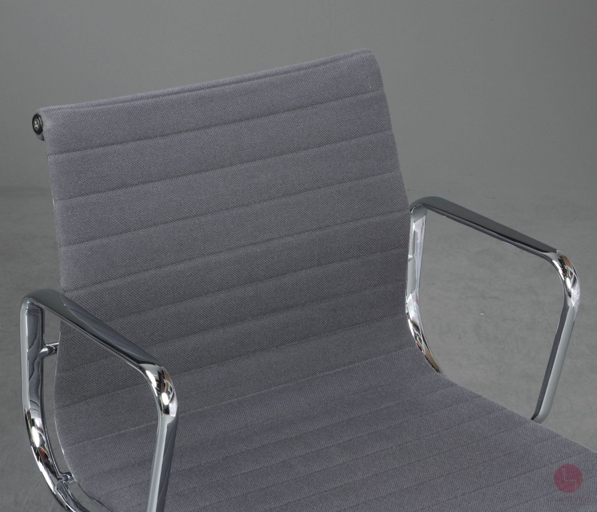 Vitra EA 108 Aluminium Chair Hopsak Grau verchromt - gebraucht