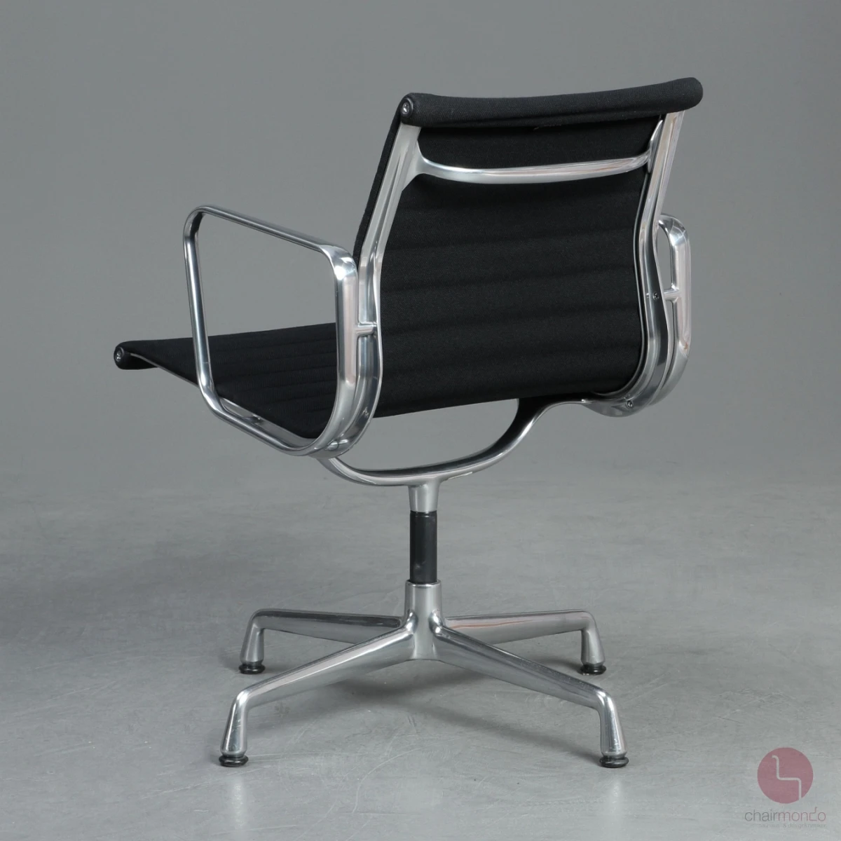 Vitra EA 108 Aluminium Chair Alu poliert Hopsak schwarz gebraucht