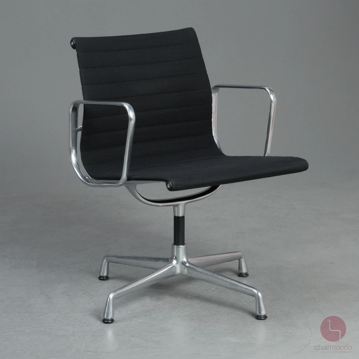 Vitra EA 108 Aluminium Chair Alu poliert Hopsak schwarz gebraucht