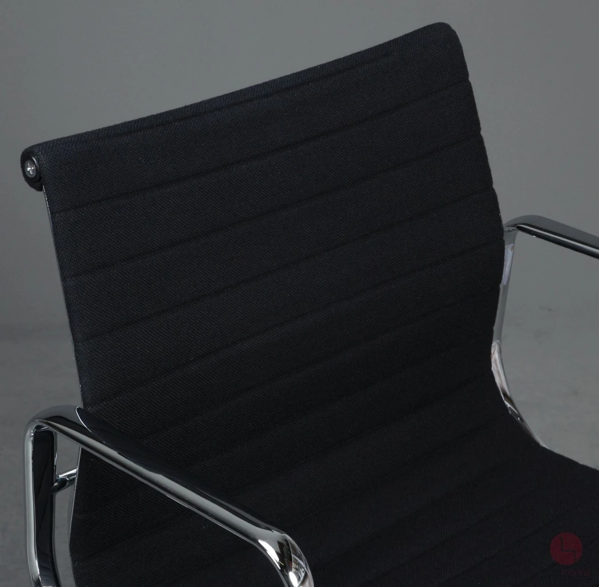 Vitra EA 117 Aluminium Chair Bürostuhl Hopsak Stoff Schwarz gebraucht