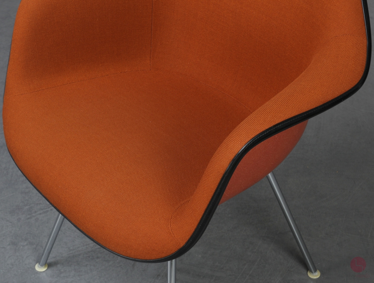 Vitra DAX Fiberglas Armchair in Orange 1970er Vintage mit Polster gebraucht
